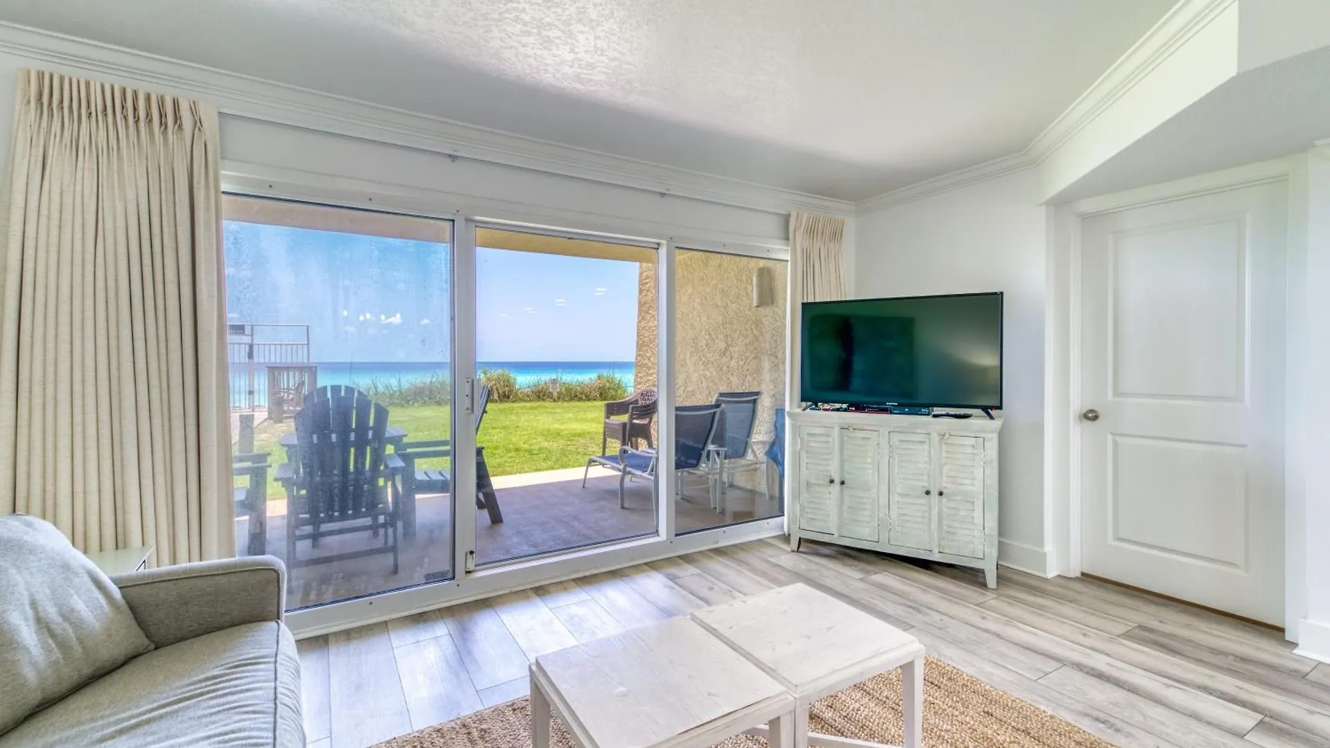 Beach House Condominiums B105 - Beachfront With Pool, Wifi, & Beach Service Destin Apartment