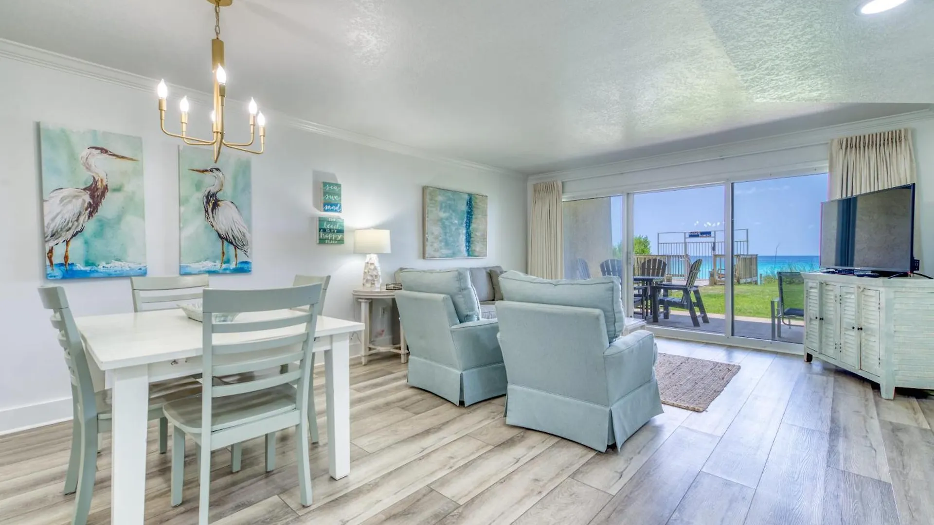 Beach House Condominiums B105 - Beachfront With Pool, Wifi, & Beach Service Destin