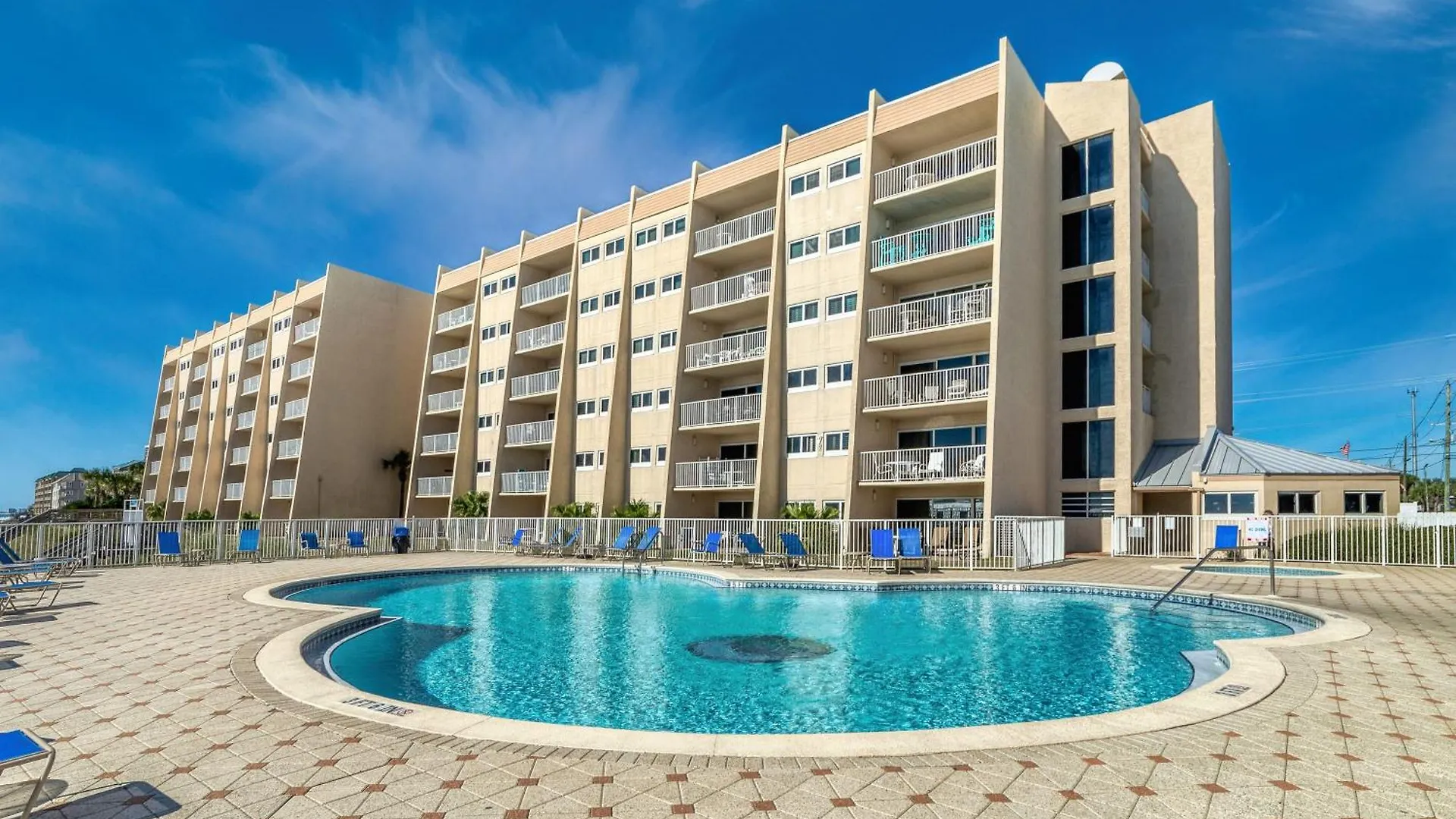 Apartment Beach House Condominiums B105 - Beachfront With Pool, Wifi, & Beach Service Destin