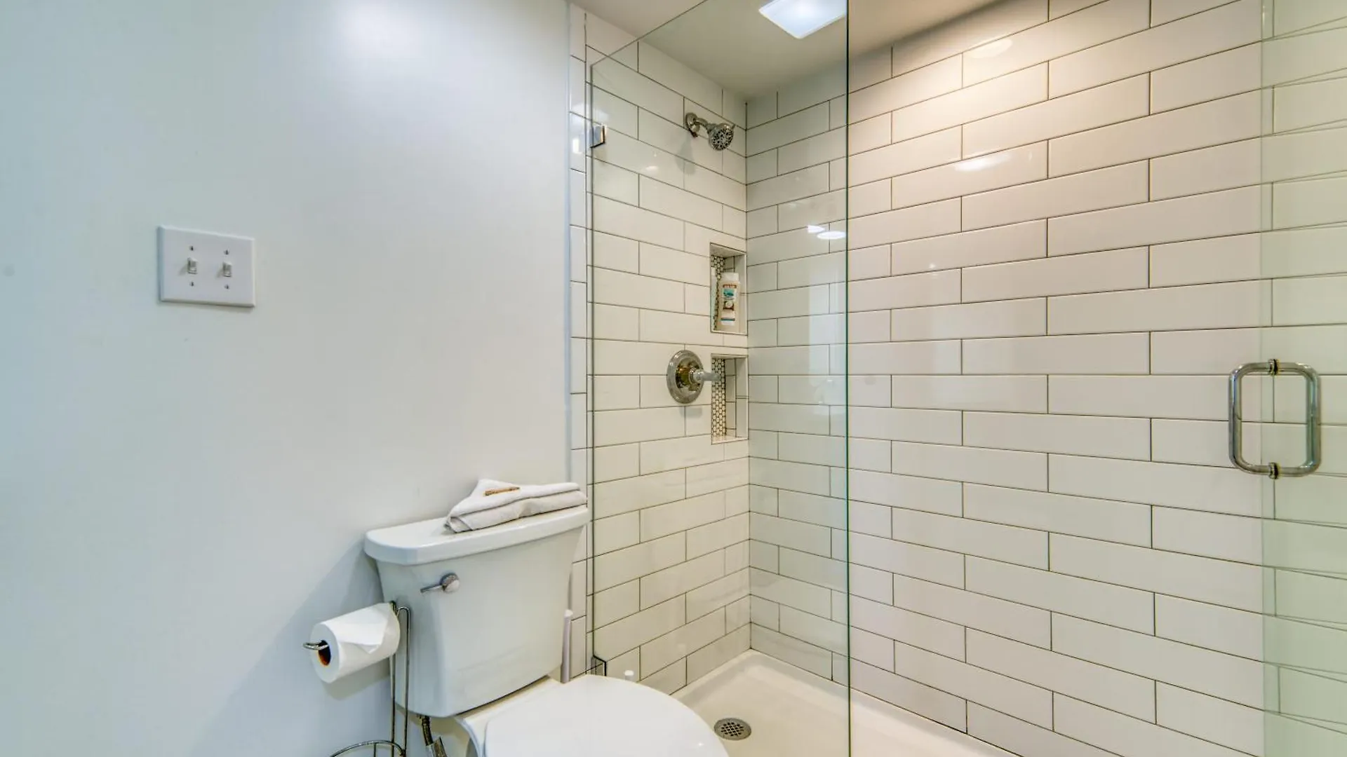 Apartment Beach House Condominiums B105 - Beachfront With Pool, Wifi, & Beach Service Destin