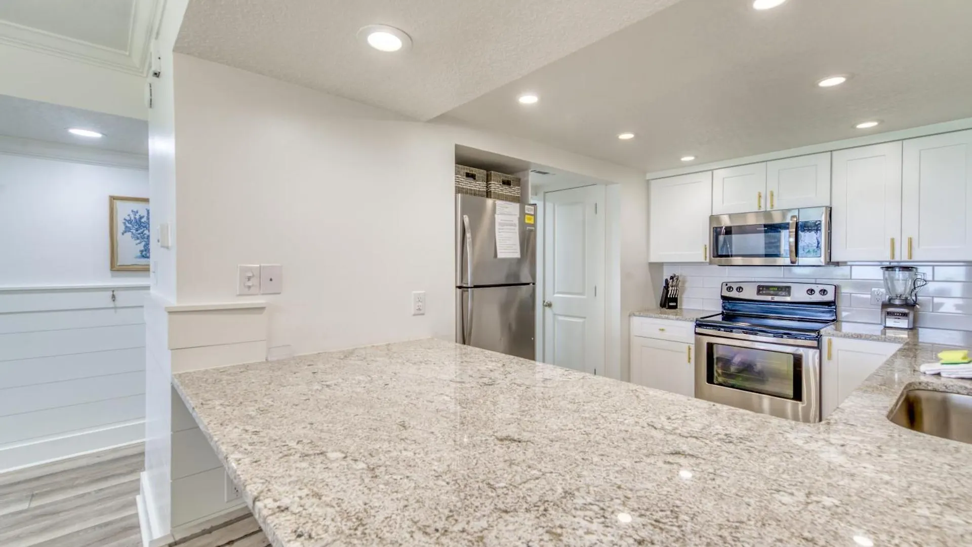 Beach House Condominiums B105 - Beachfront With Pool, Wifi, & Beach Service Destin United States