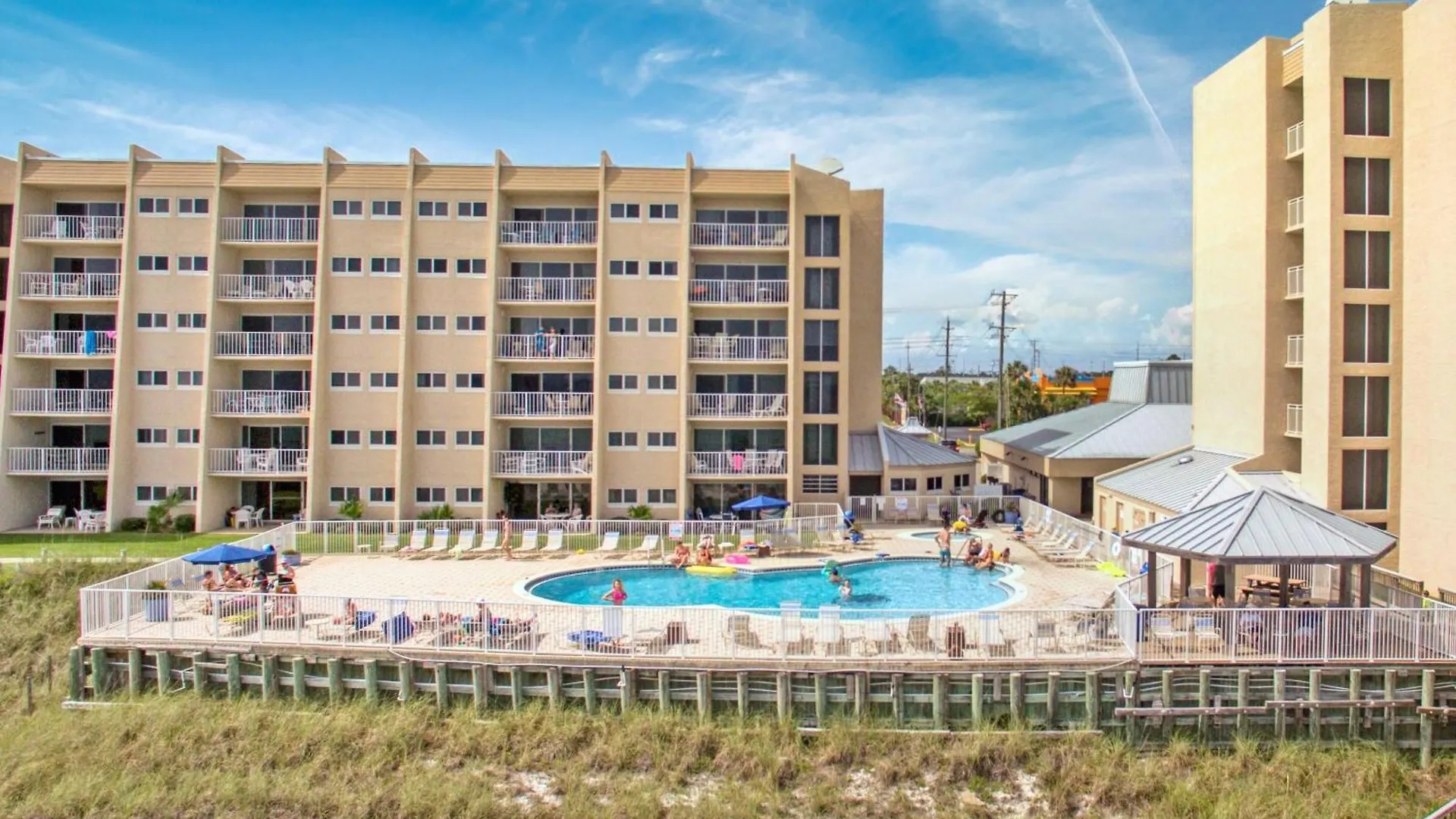 Beach House Condominiums B105 - Beachfront With Pool, Wifi, & Beach Service Destin Apartment